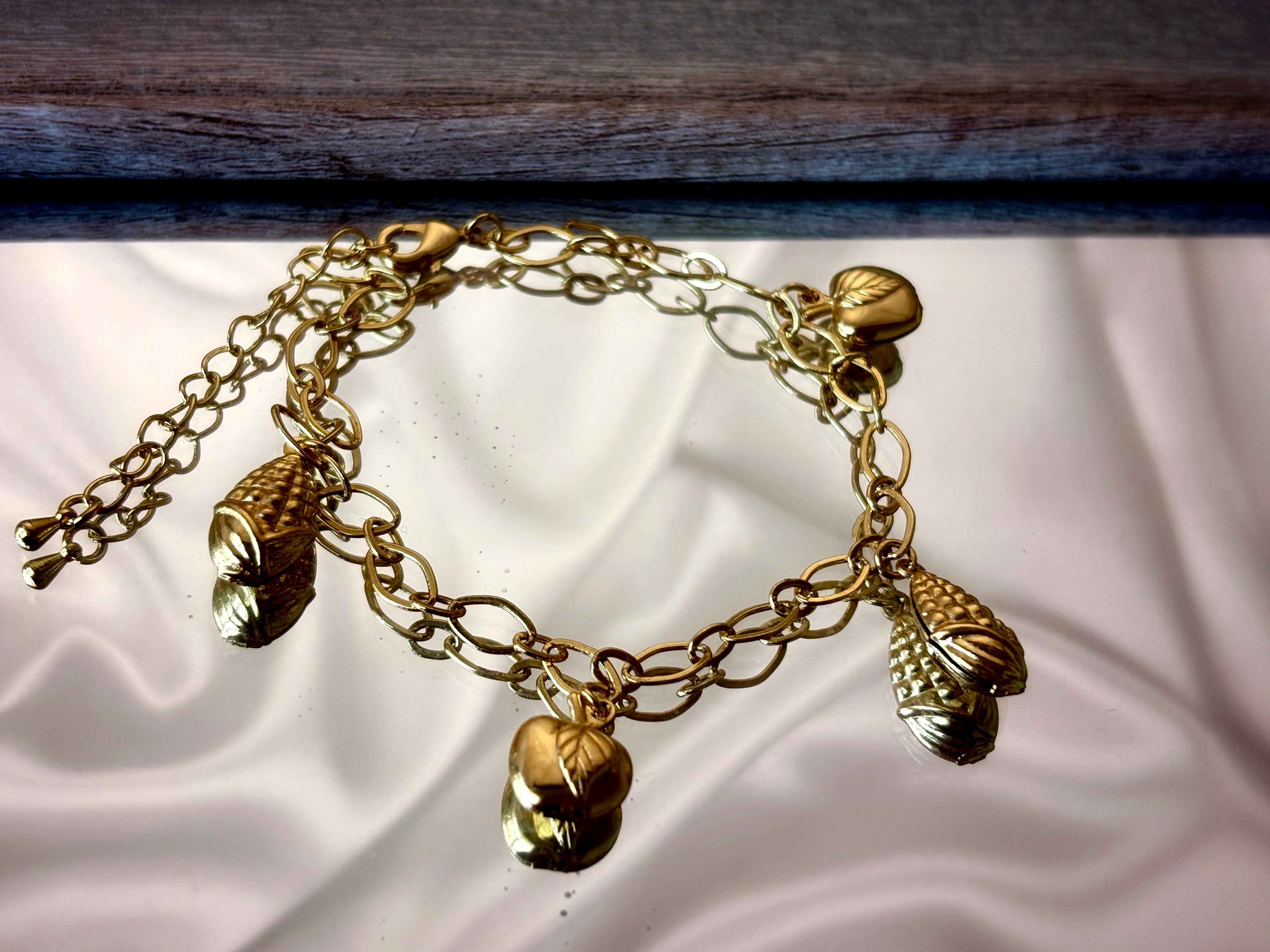 Laurel Charm Anklets