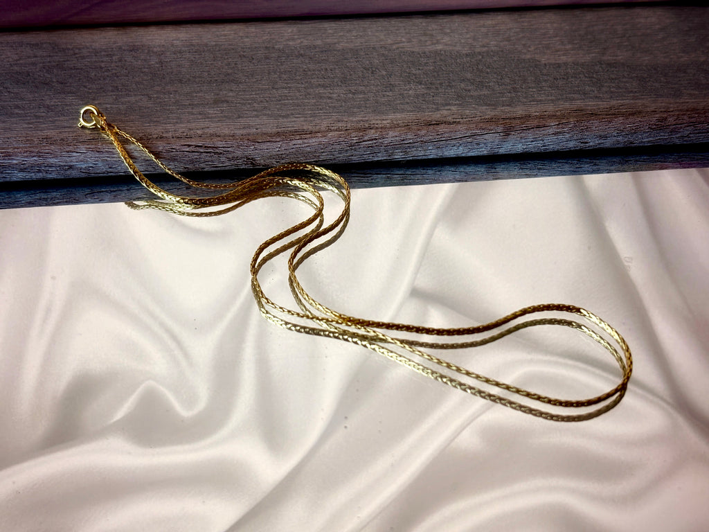Luxe Pendant Chain – Gold