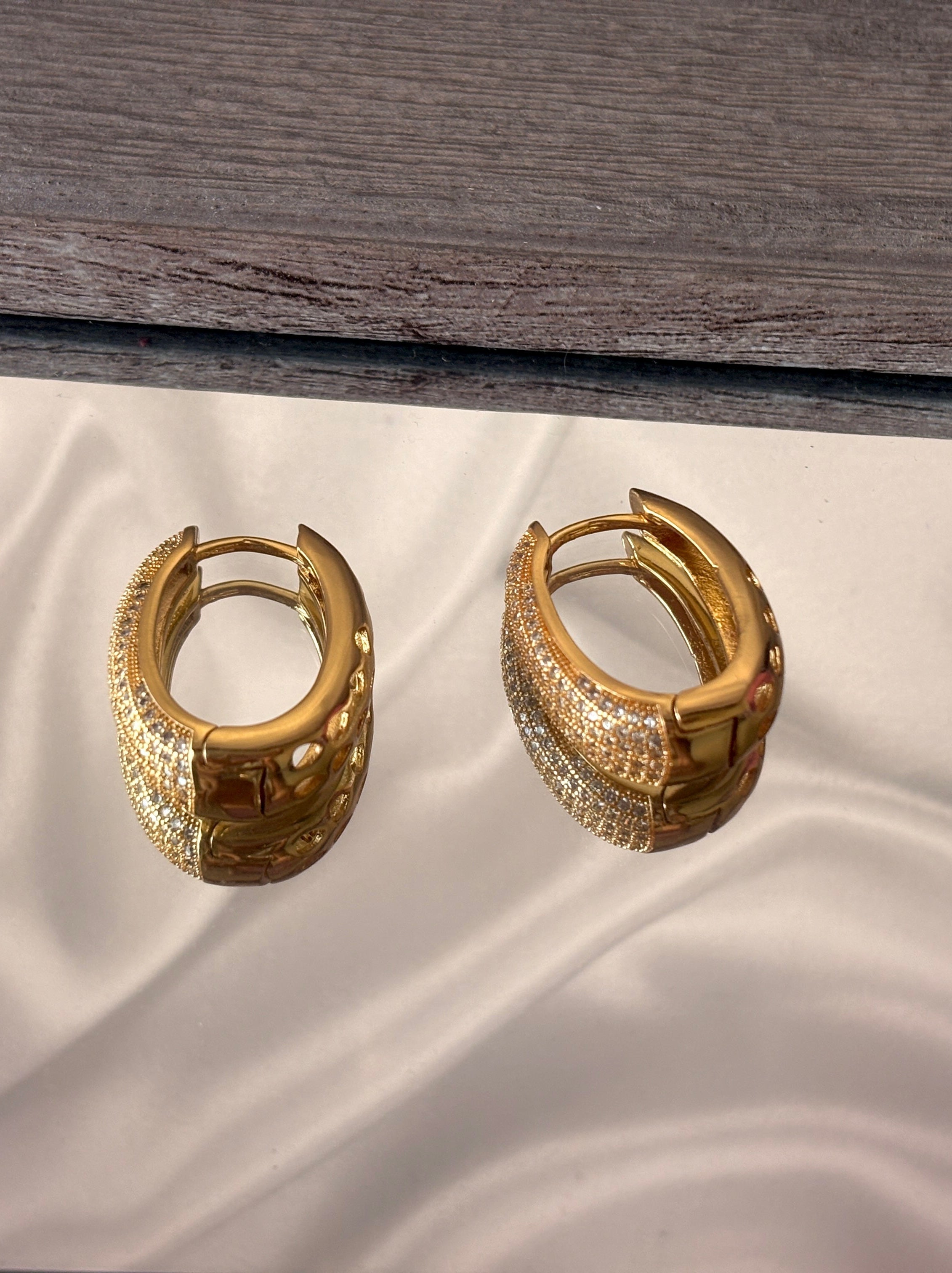 Laurel Oval Drop Earrings and Pendant