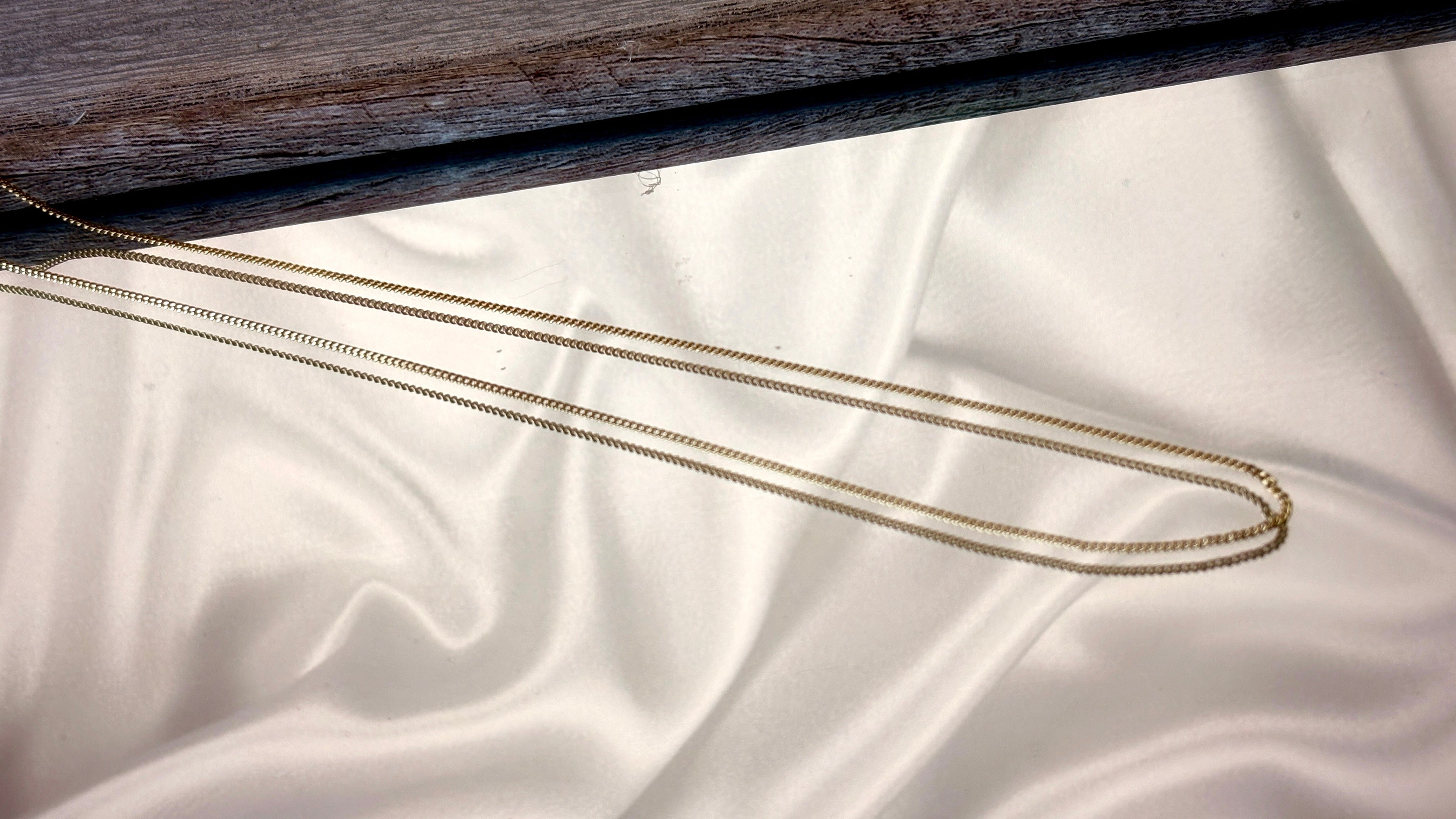 Classic Pendant Chain – Gold