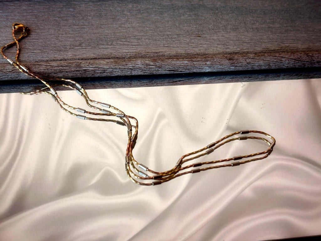 Bold Signature Pendant Chain – Gold