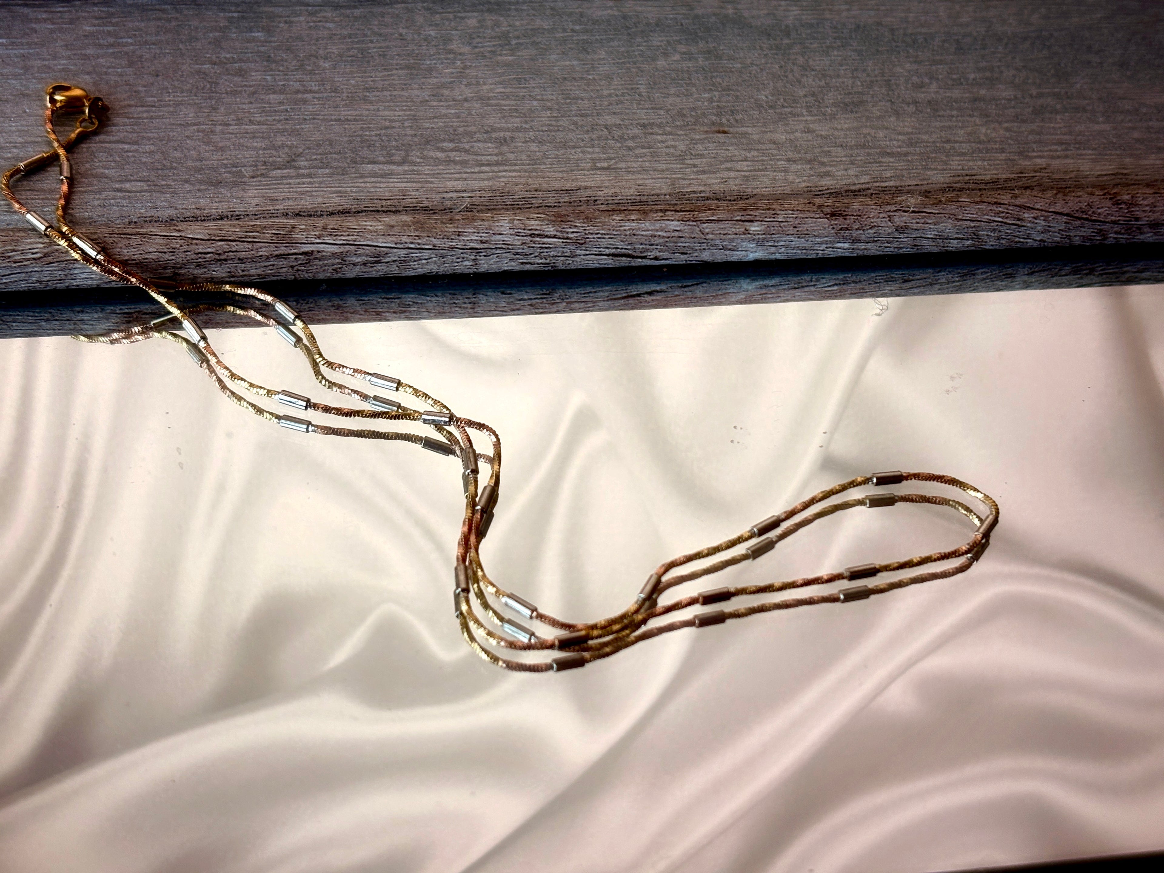 Bold Signature Pendant Chain – Gold