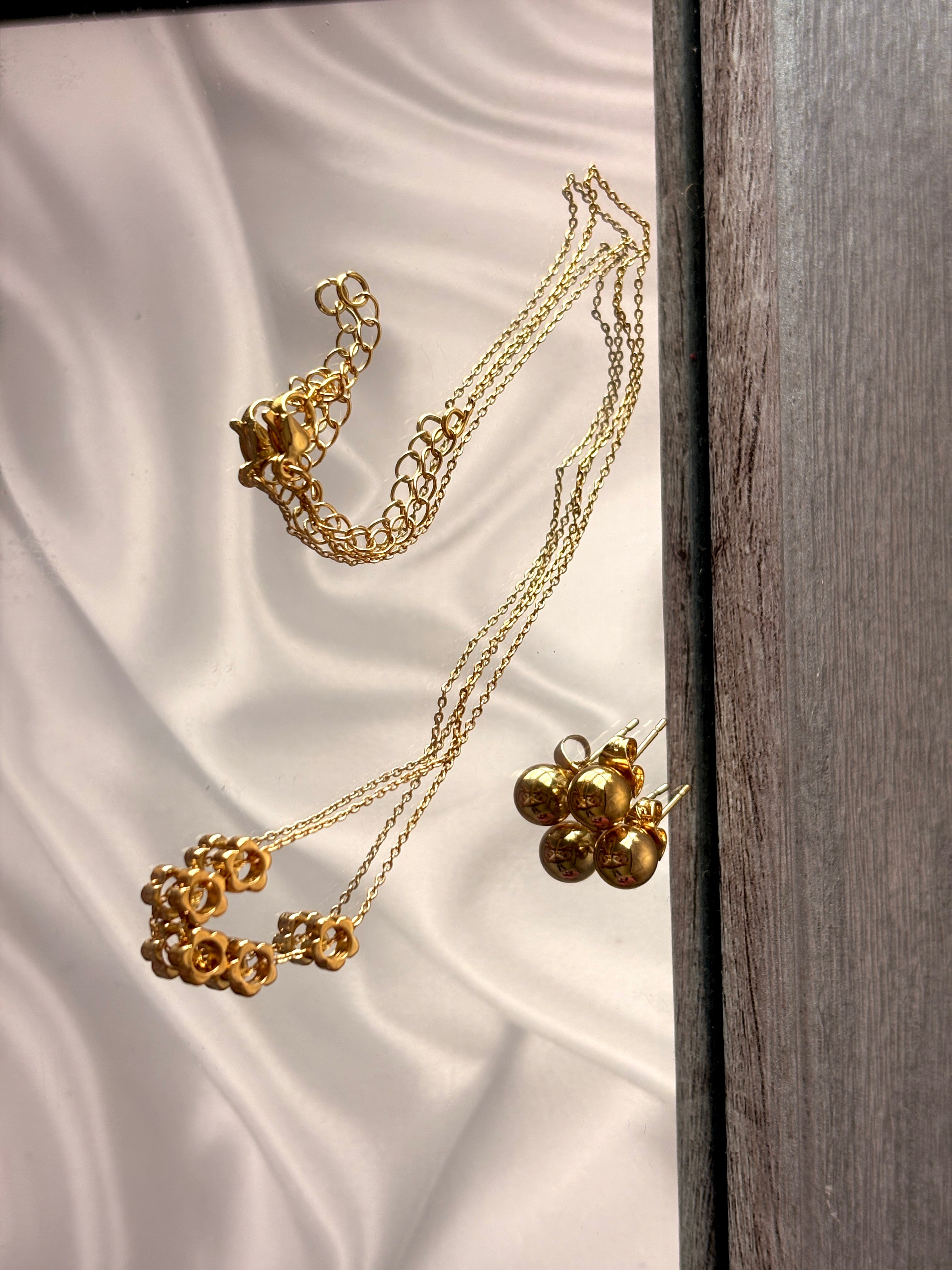 Open Bloom Chain + Stud Earrings