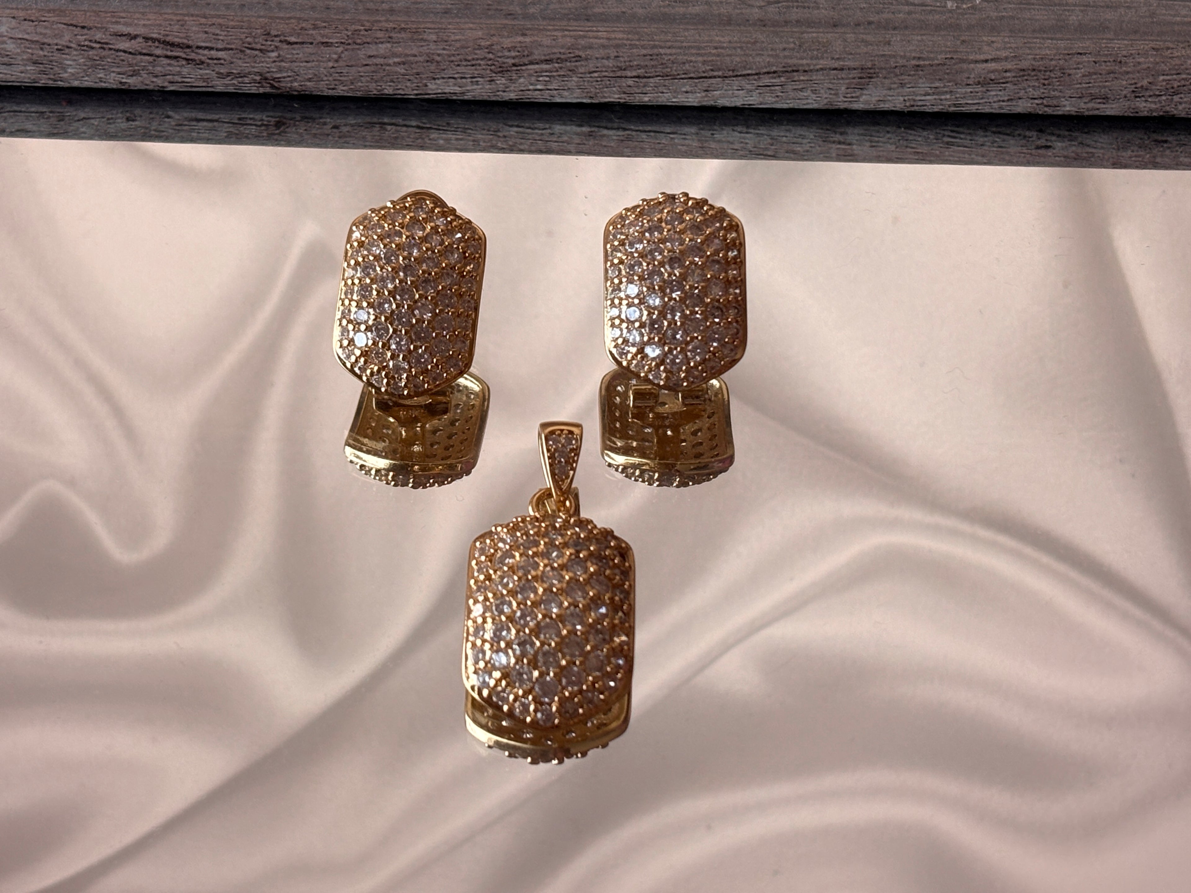 Arched Oval Drop Earrings and Pendant